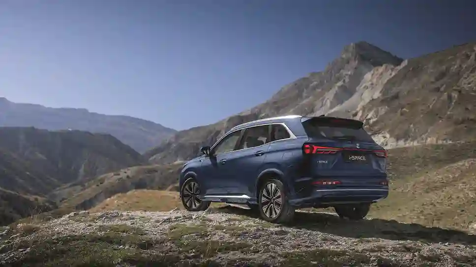 Новость EVOLUTE (Будь последовательным: EVOLUTE i‑SPACE в цепи дагестанских гор)